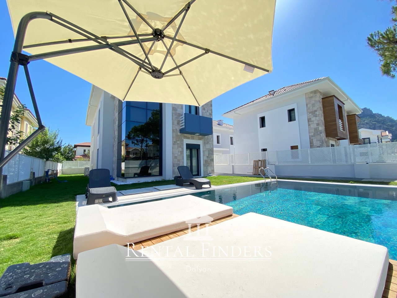 Villa Pink Diamond 4 Bedroom